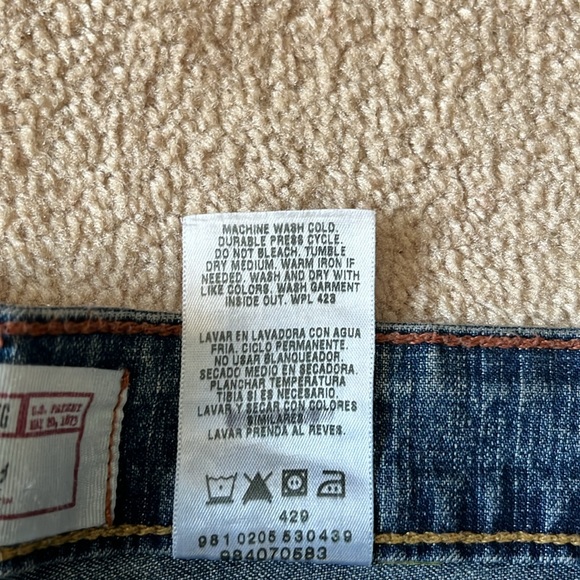 Levi’s Misses Stretch Mid Rise Straight Leg, size 14 short,  Dressy or Casual! - Picture 5 of 7